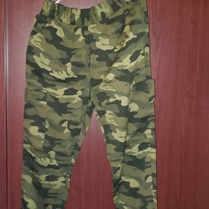 Camaflouge pants